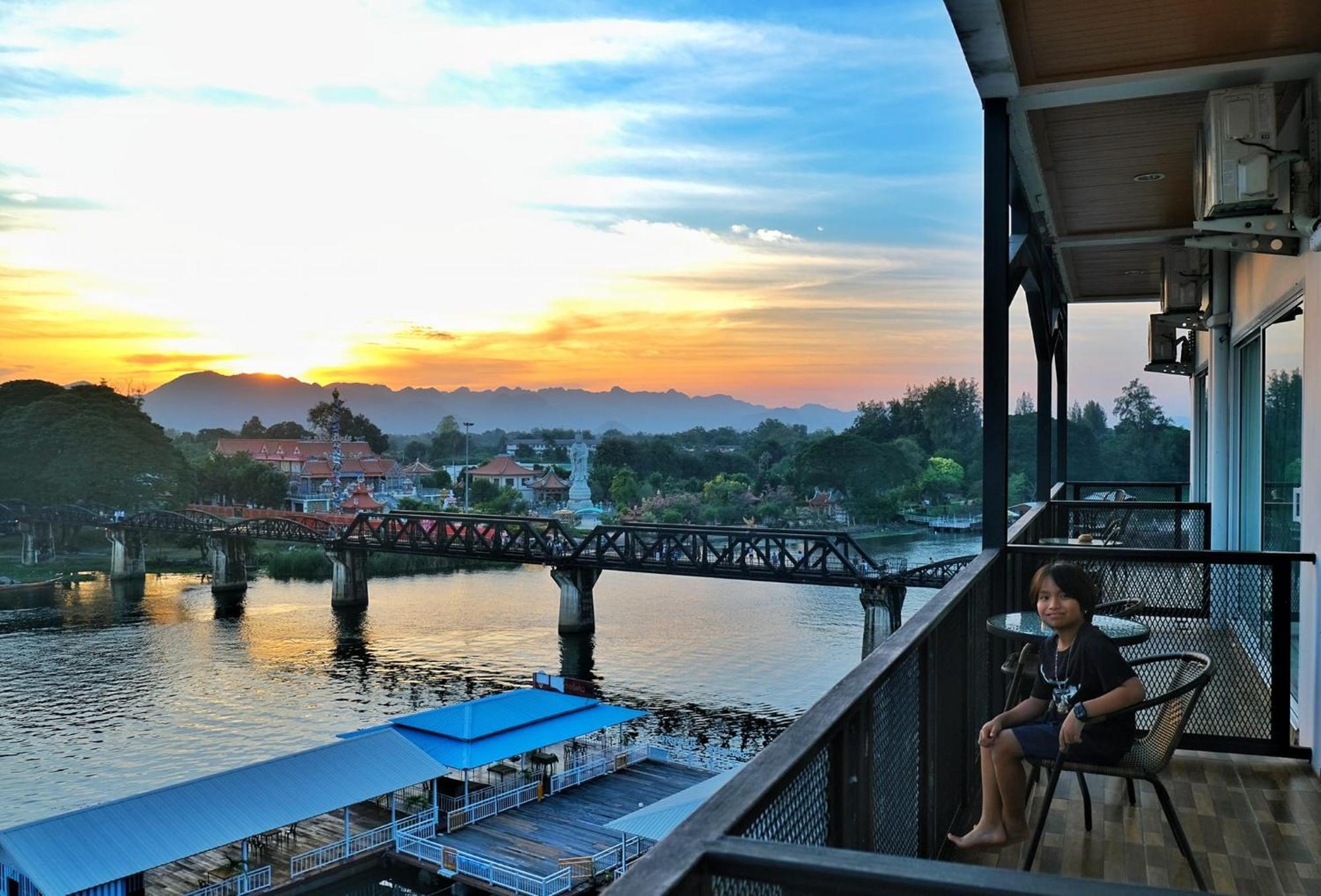 River Kwai View Hotel - Sha Extra Plus Certified Kanchanaburi Exterior foto