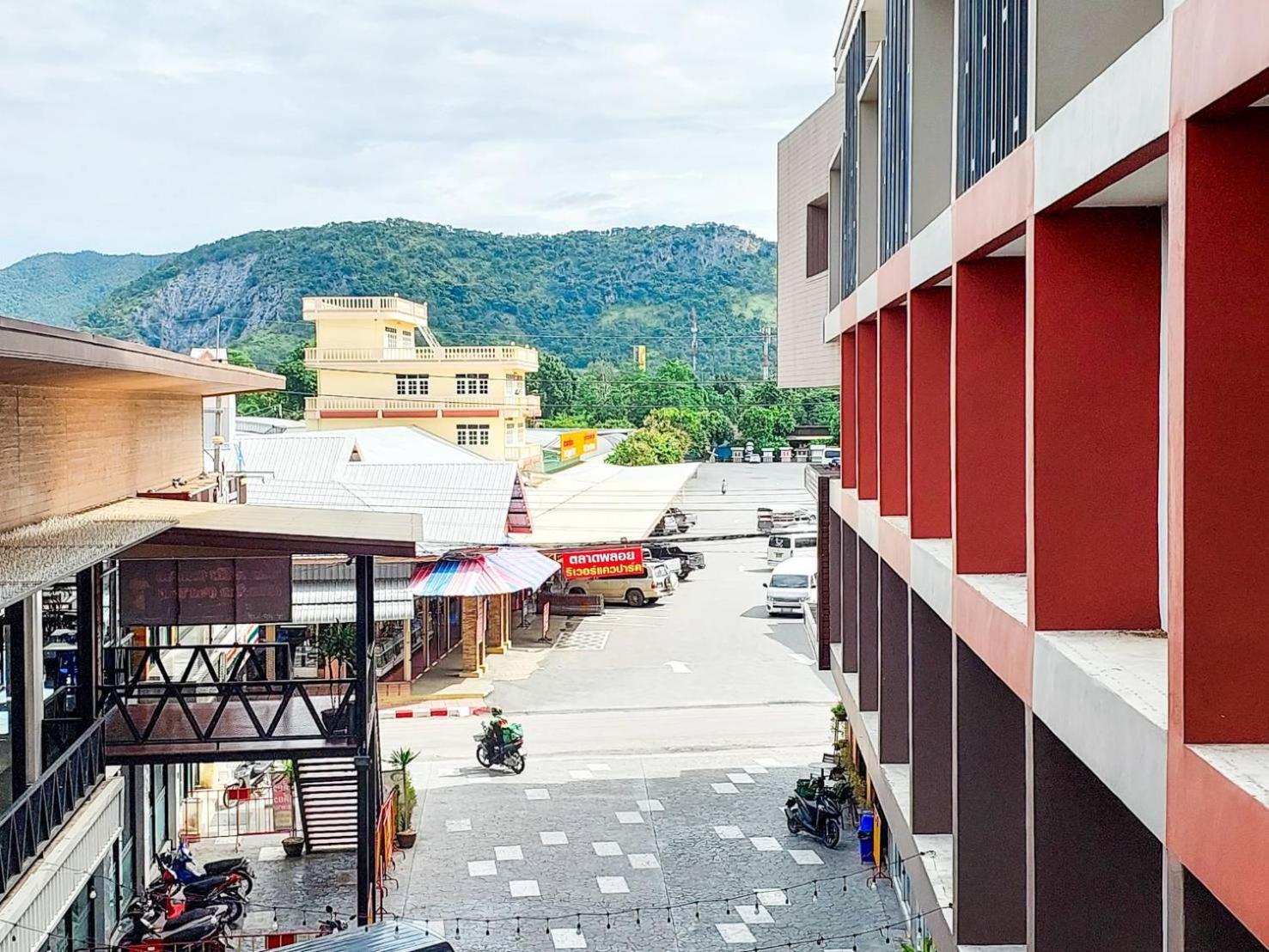 River Kwai View Hotel - Sha Extra Plus Certified Kanchanaburi Exterior foto